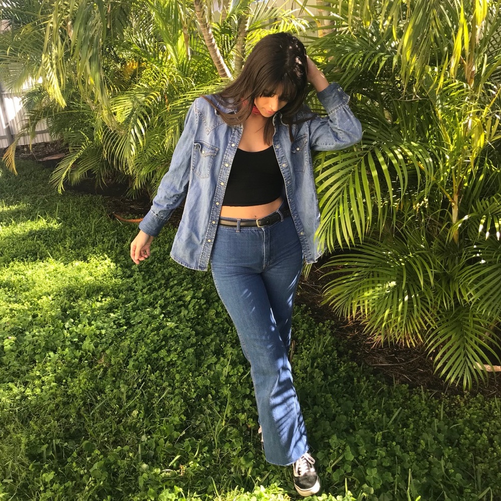 Button down Jean jacket - Picture 3 of 3